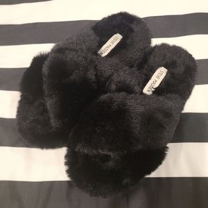 Steve Madden Black, Sz 7-8 M Slippers. Brand New Still In Original Box.